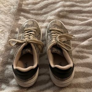 Snakeskin platform tennis shoes! Size 8. So cute and comfy